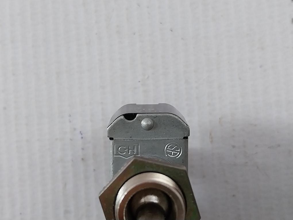 Lot of 4X EATON E10E120AS Single Power Toggle Switch 3/4 HP 250V AC