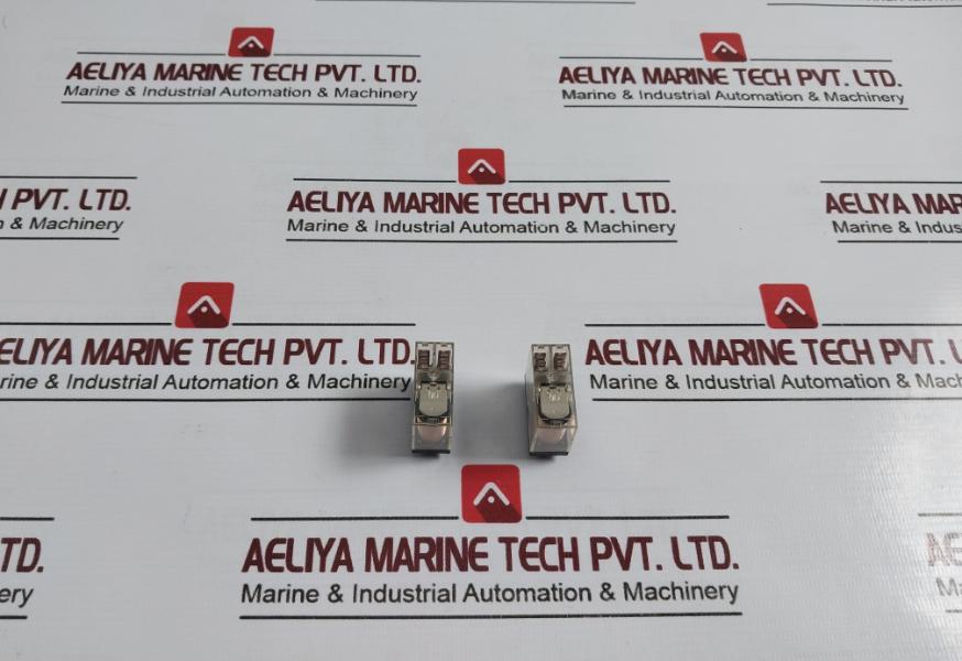 Lot of 4X OMRON G2R-2 Relay Plug 120VAC 5A 250V AC