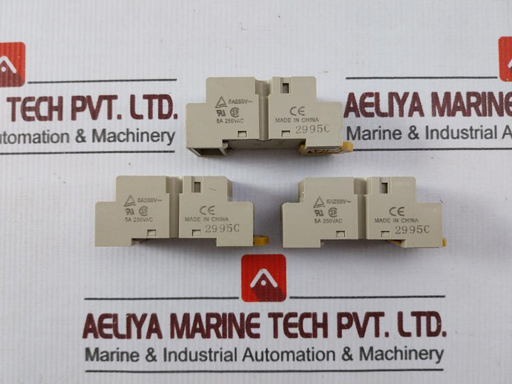 Lot Of 4X Omron Pyf-14A-N Relay Socket 5A 250Vac 2995C