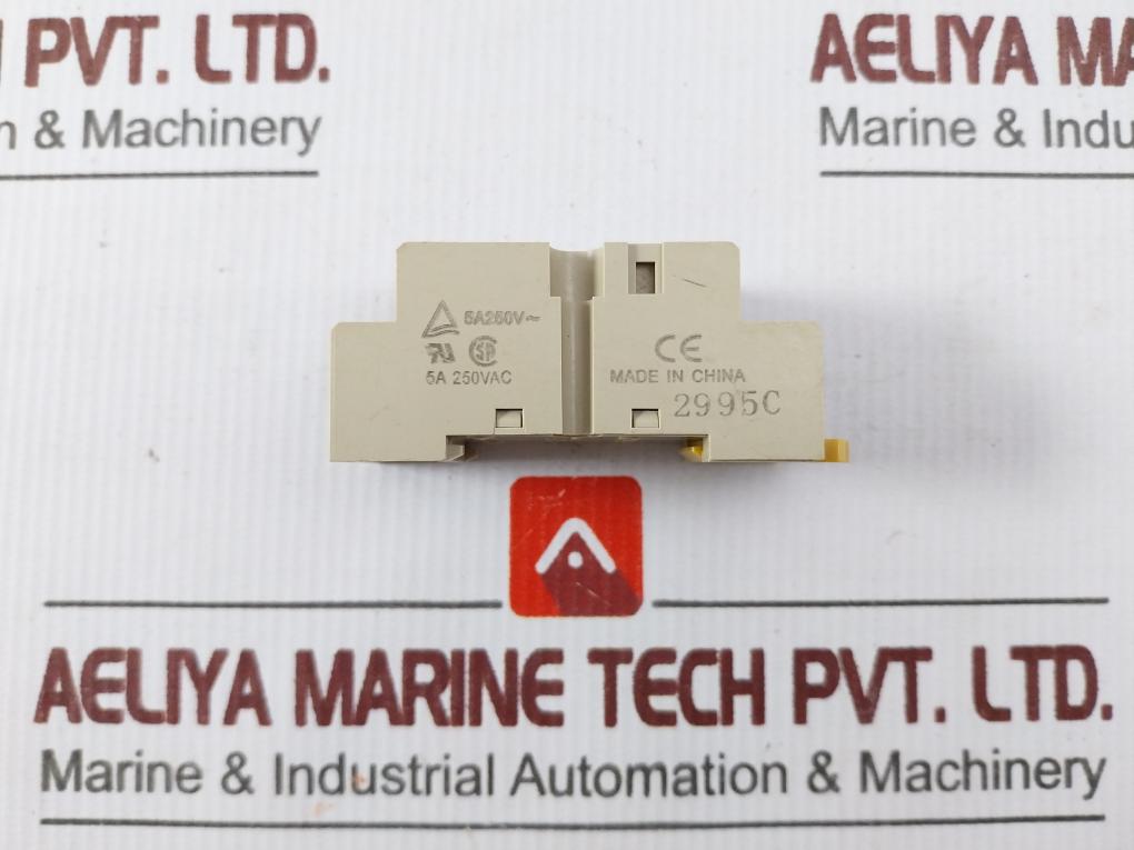 Lot Of 4X Omron Pyf-14A-N Relay Socket 5A 250Vac 2995C