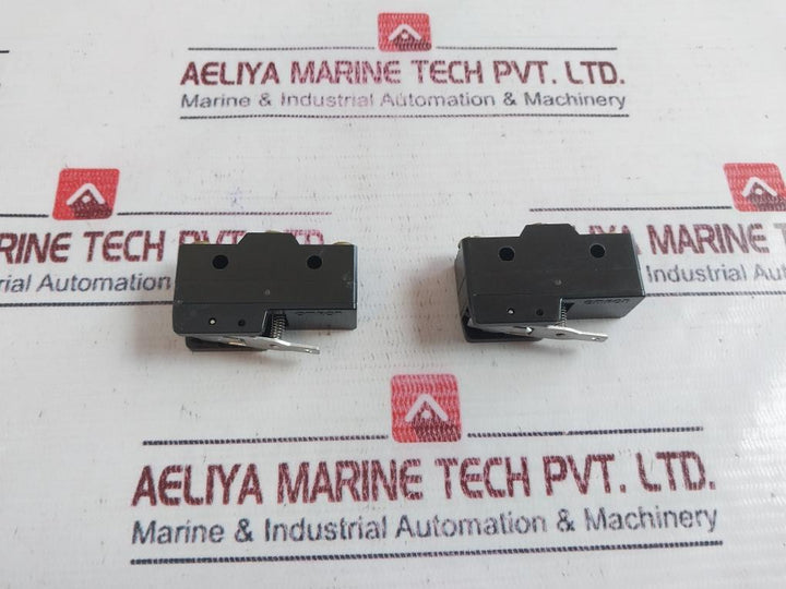 Lot of 4X Omron Z-15GW21-B IP00 Snap Action Limit Switch 15A 250V~
