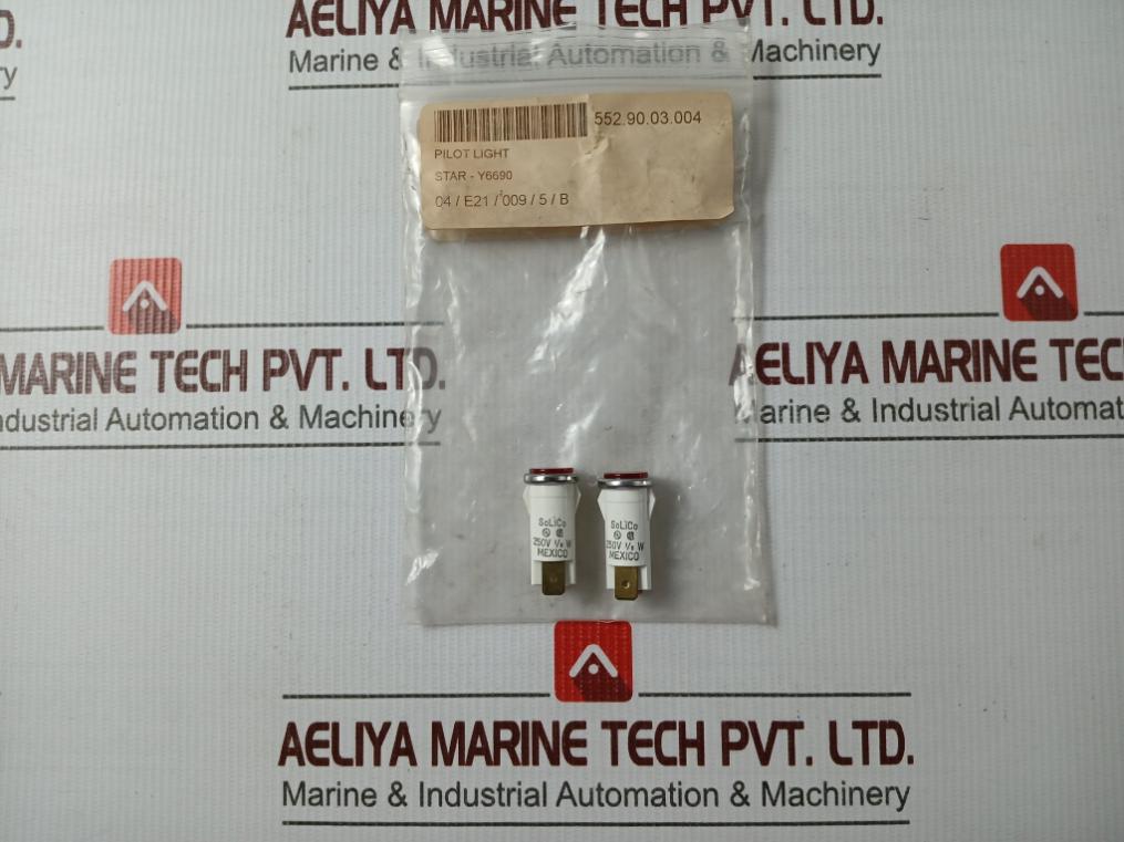 Lot of 4X STAR Y6690 Pilot Light 250V 1/8W