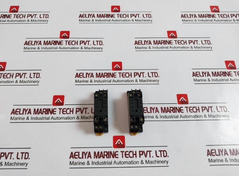 Lot Of 4x Omron Pyf08a-e Relay Base Socket Max 7a250v 5a250v 0837w2