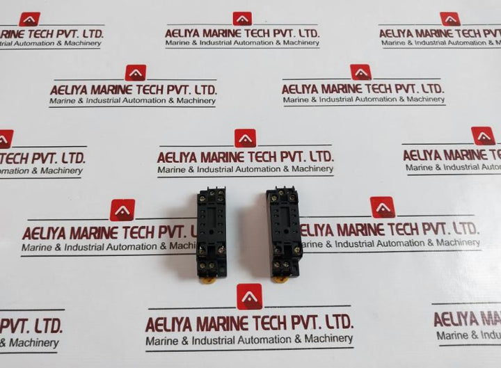 Lot of 4X OMRON PYF08A-E Relay Base Socket MAX 7A250V 5A250V 0837W2