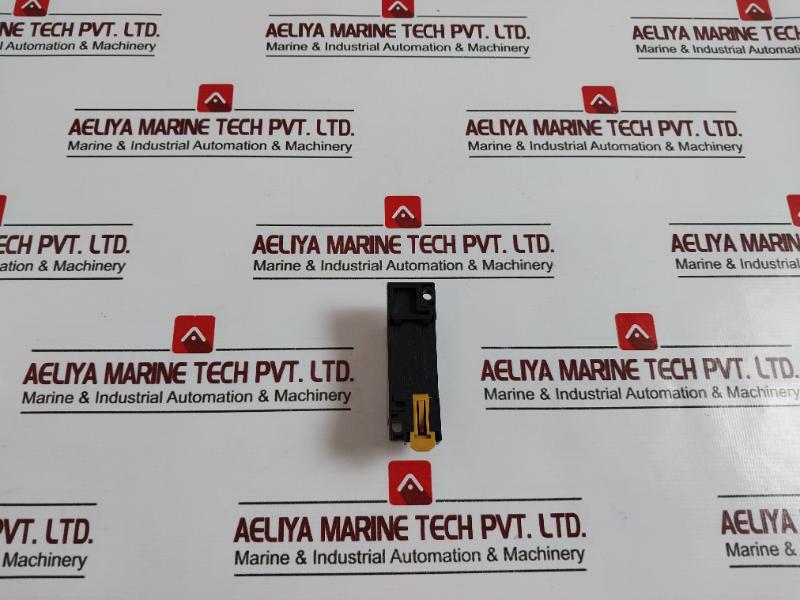 Lot Of 4x Omron Pyf08a-e Relay Base Socket Max 7a250v 5a250v 0837w2