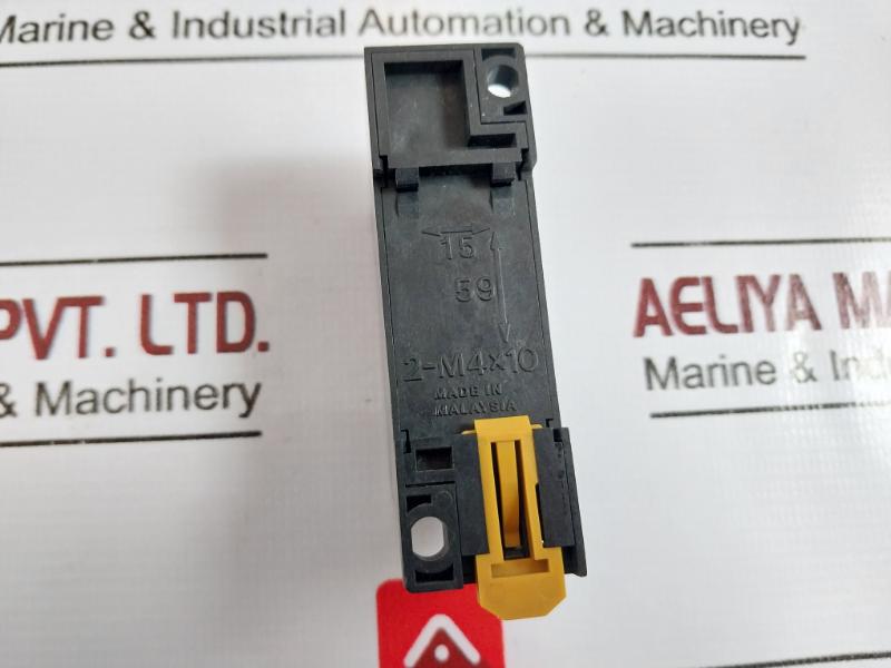 Lot Of 4x Omron Pyf08a-e Relay Base Socket Max 7a250v 5a250v 0837w2