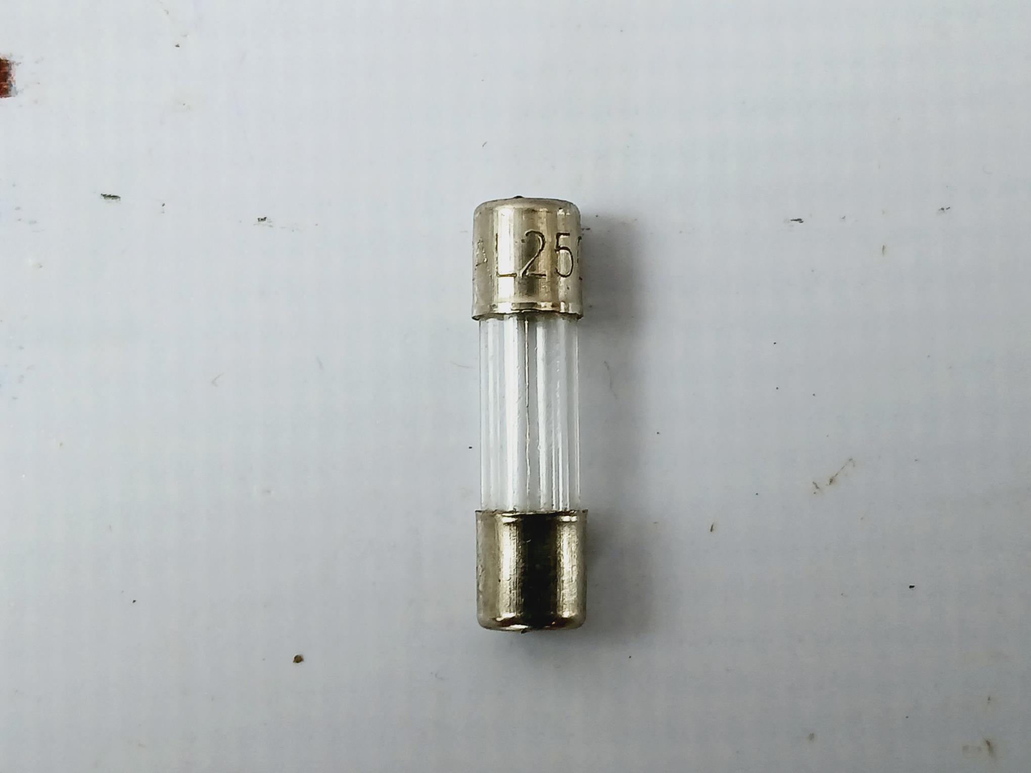 Lot of 50X Reliance Electronics F2AL250V Slow Blow Glass Fuse 250V