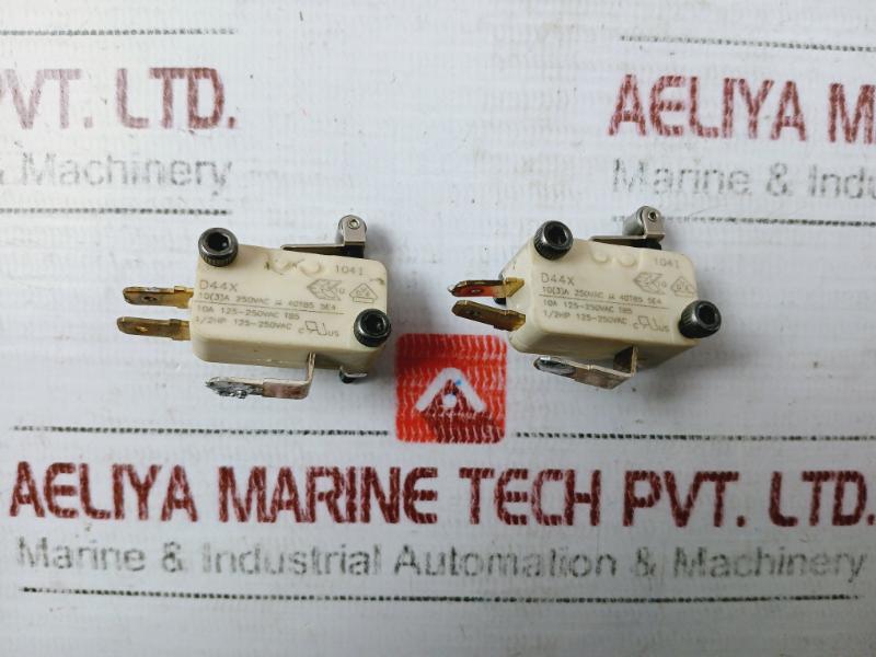 Lot of 5X Cherry D44X Pushbutton Micro Switch 10A 125-250VAC T85