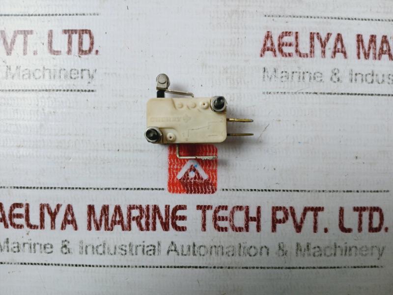 Lot of 5X Cherry D44X Pushbutton Micro Switch 10A 125-250VAC T85