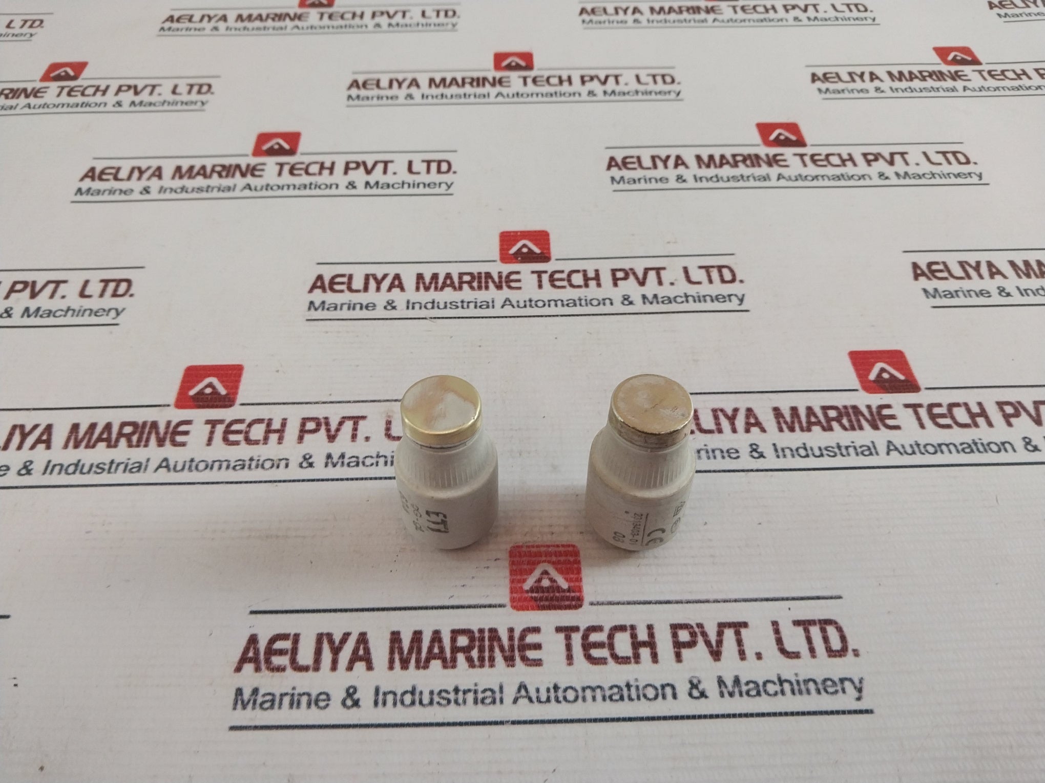 Lot Of 11X Eti 002313403 Bottle Fuse 63A 500V Gg-gl