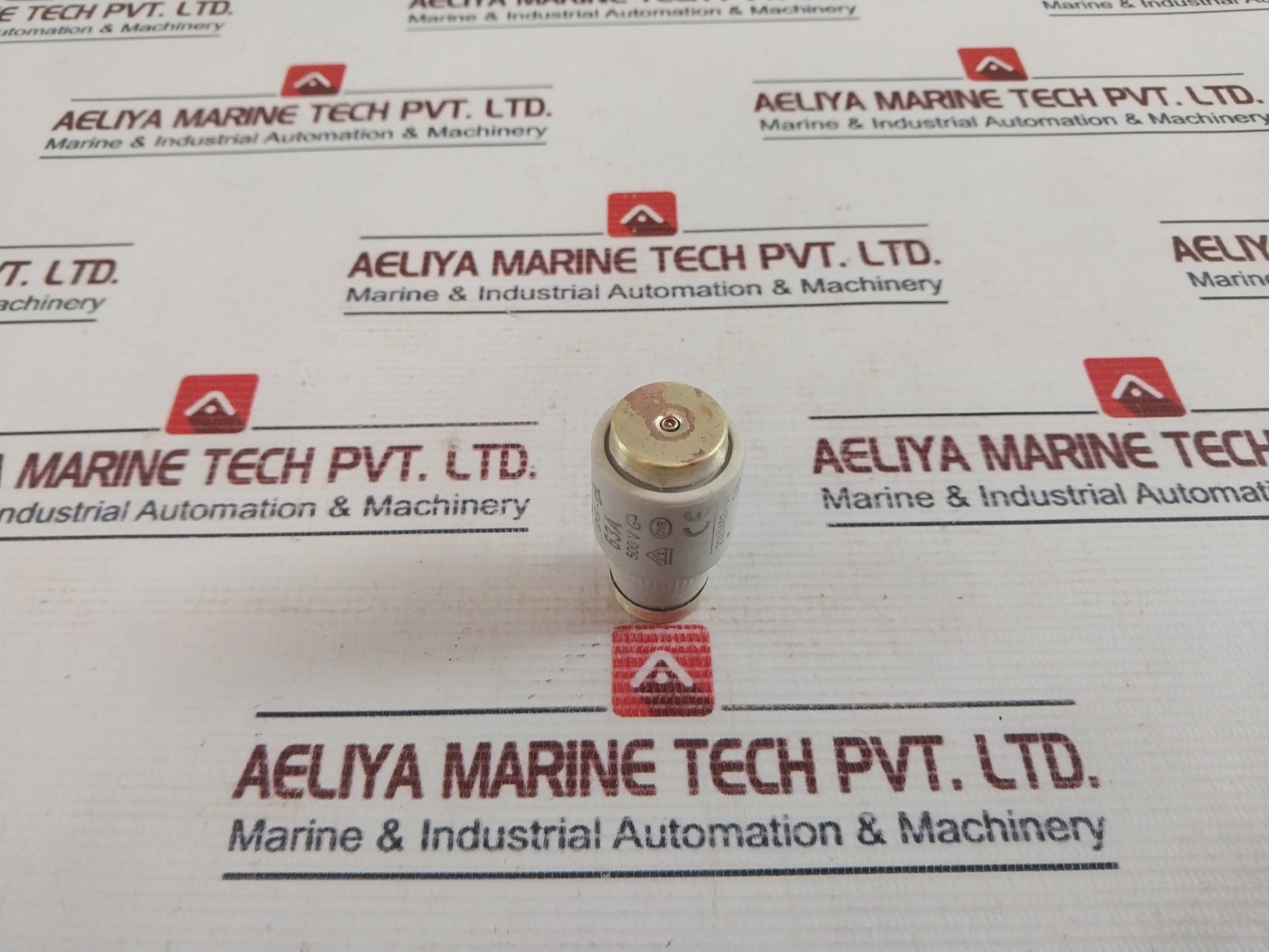 Lot of 11X ETI 002313403 Bottle Fuses 63A 500V GG-GL