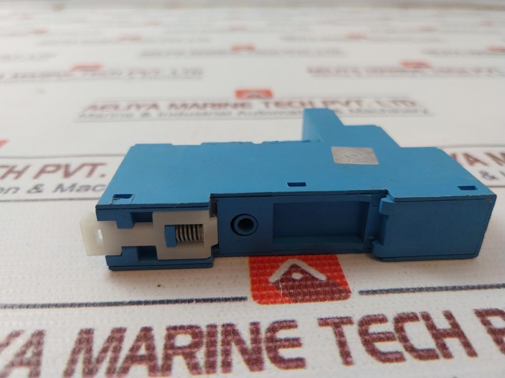 Lot of 5X FINDER Relay Socket 95.05