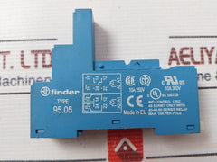 Lot Of 7X Finder Relay Socket 95.05