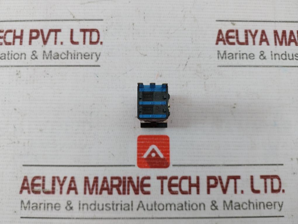 Lot Of 5X Idec La-t00 Pushbutton Contactor 82290726-119 28V Max Dc 24V