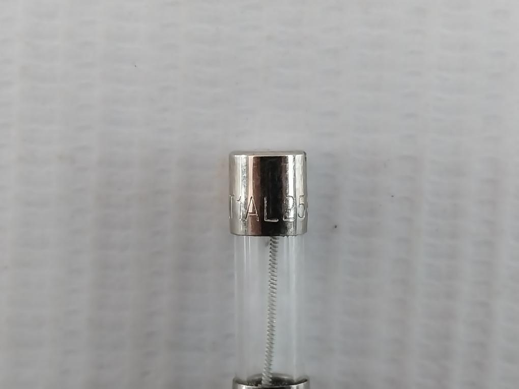 Lot Of 5X Littelfuse Standard Glass Tube Cartridge Fuse T1Al250Vp