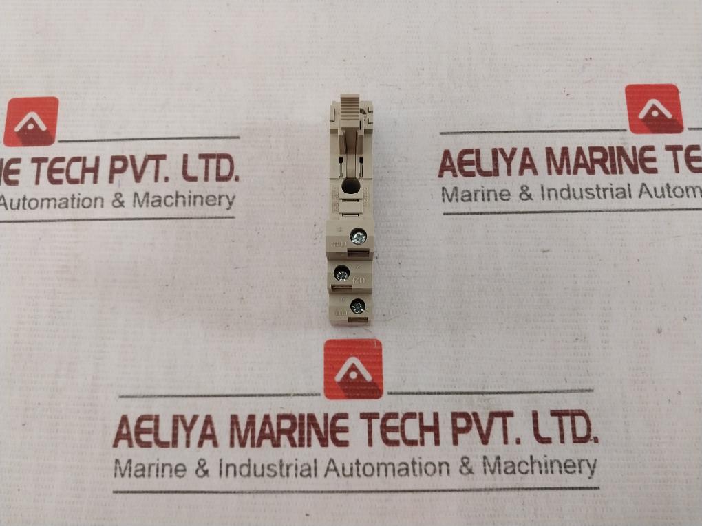 Lot Of 5X Omron P2Rf-05-e Relay Socket 10A 250V 2840Cx