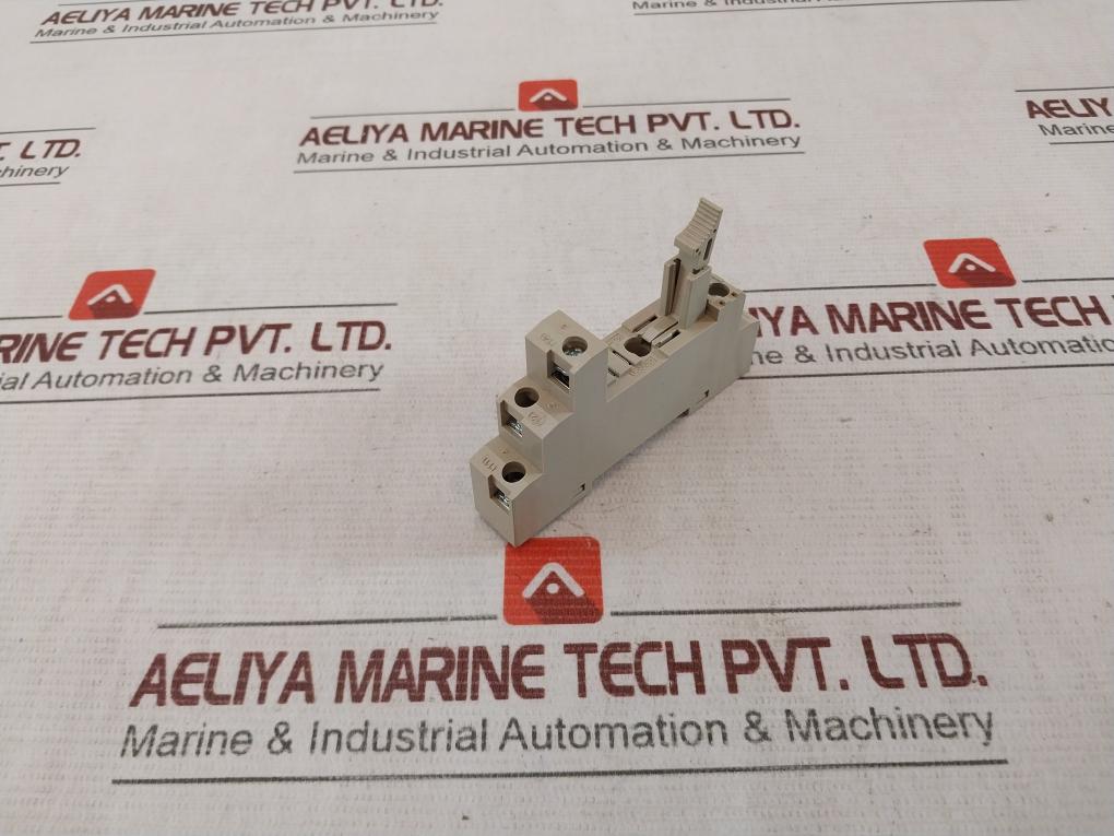 Lot Of 5X Omron P2Rf-05-e Relay Socket 10A 250V 2840Cx