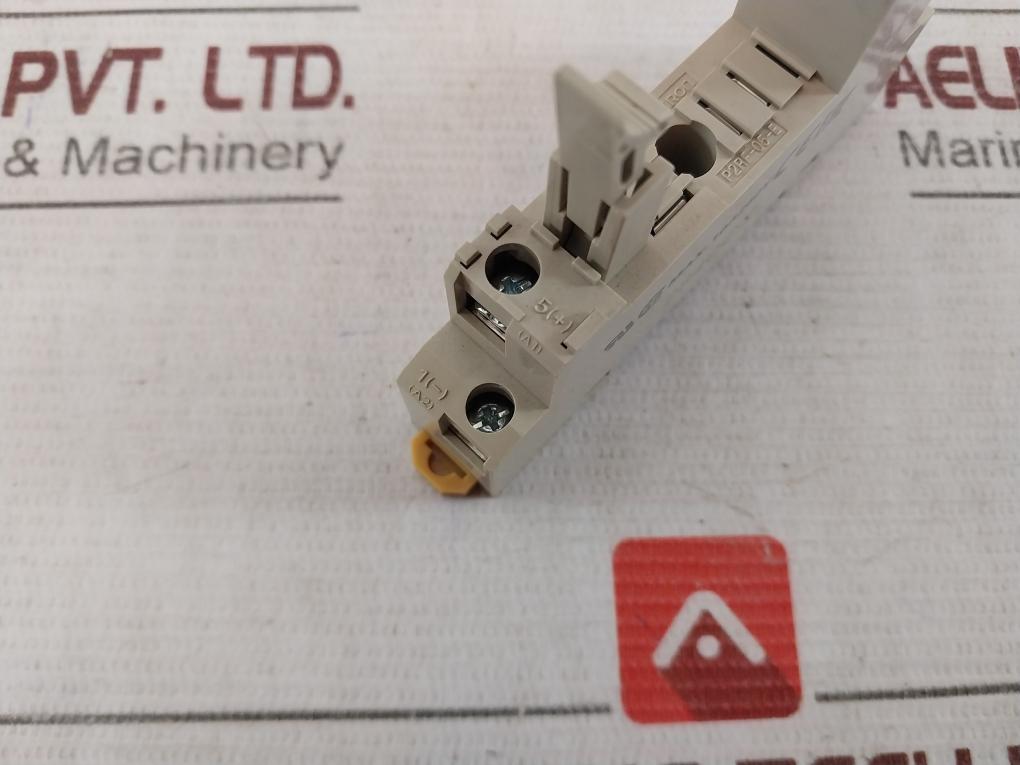Lot Of 5X Omron P2Rf-05-e Relay Socket 10A 250V 2840Cx