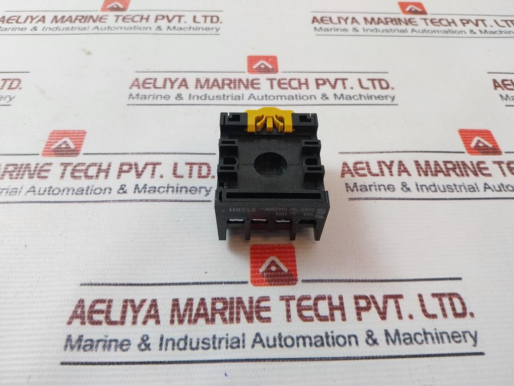 Lot of 5X OMRON PF113A-E Relay Base 10a 250v
