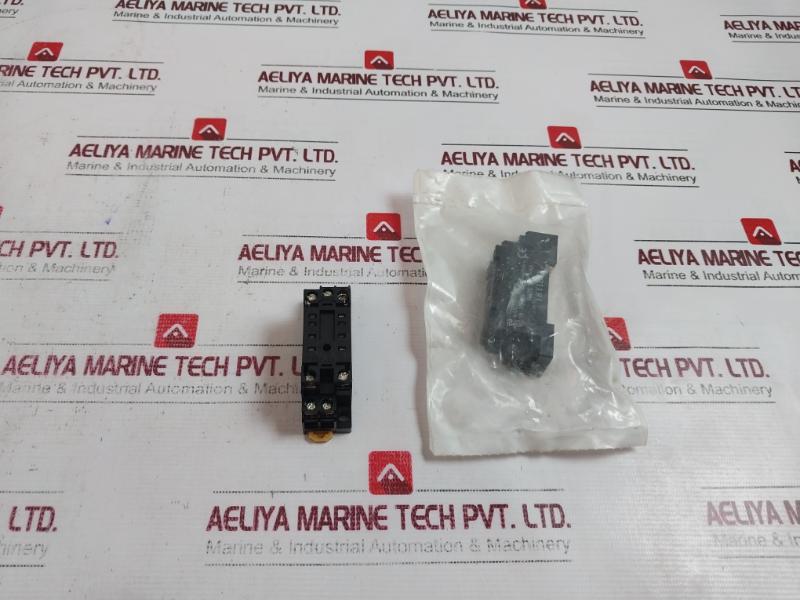 Lot of 5X OMRON PYF08A-E Relay Socket Base 8-Pin 7A 250VAC