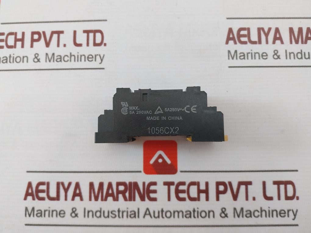 Lot Of 11X Omron Pyf14A-e Relay Socket 5A 250Vac 1056Cx2