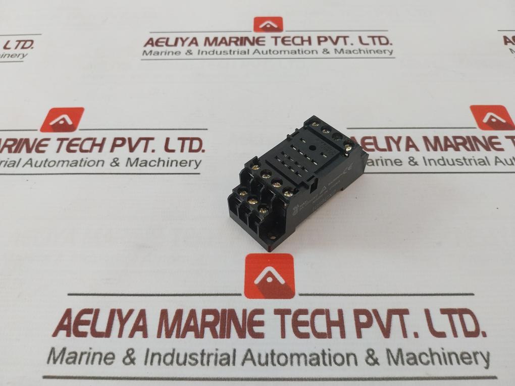 Lot Of 11X Omron Pyf14A-e Relay Socket 5A 250Vac 1056Cx2