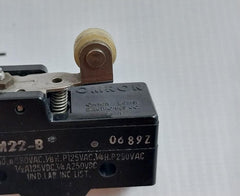 Lot of 5X Omron Z-15GM22-B Snap Action Switch 15A 125 250 OR 480VAC 1/8HP 125VAC