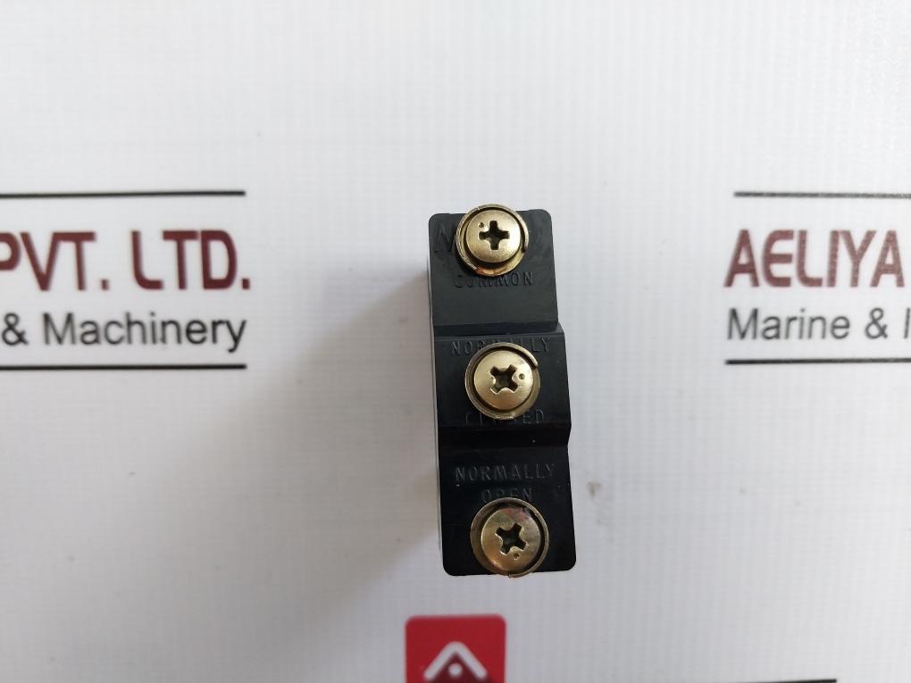 Lot Of 5X Omron Z-15Gm22-b Snap Action Switch 15A 125 250 Or 480Vac 1/8Hp 125Vac