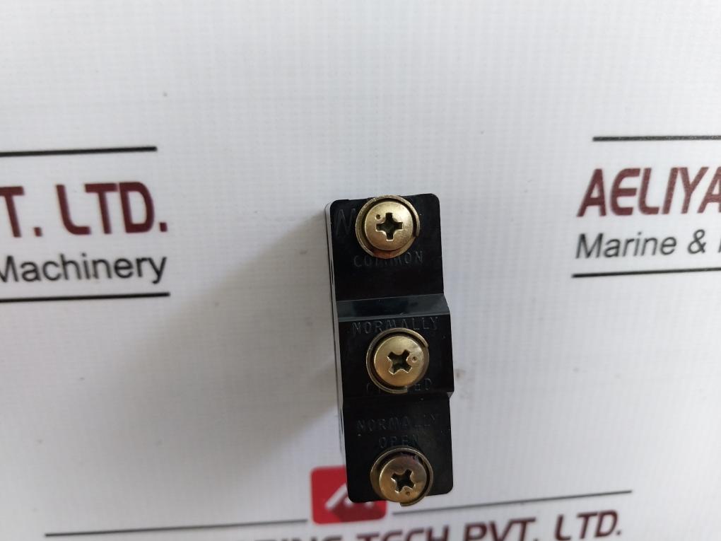 Lot Of 5X Omron Z-15Gm22-b Snap Action Switch 15A 125 250 Or 480Vac 1/8Hp 125Vac