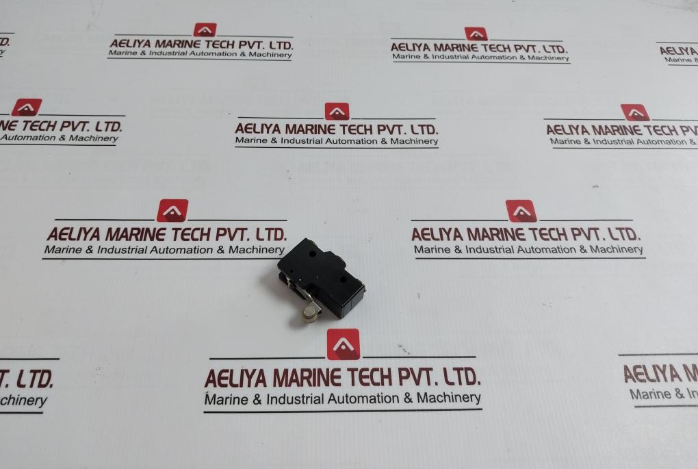 Lot of 5X Omron Z-15GM22-B Snap Action Switch 15A 125 250 OR 480VAC 1/8HP 125VAC