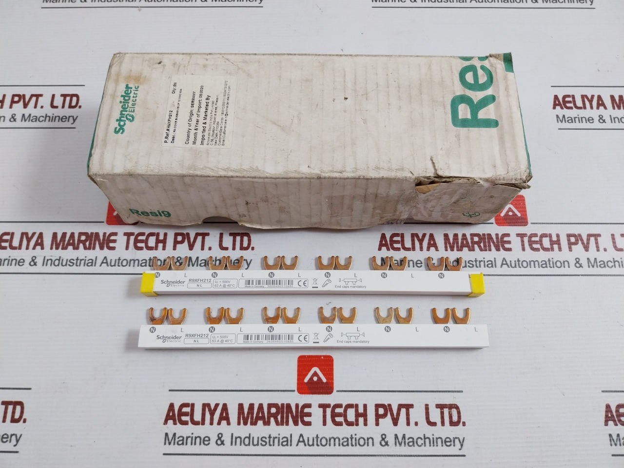 Lot of 5X SCHNEIDER R9XFH212 Comb Busbar 500V/63A