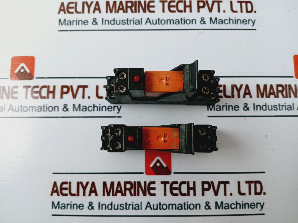 Lot of 5X Schrack RT424524 Relay With Base ES 50 10-12A 300Va