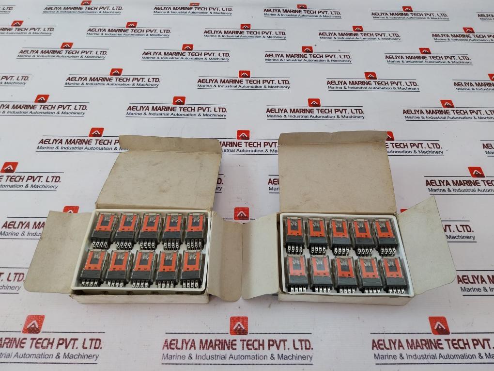 Lot of 5X Omron MY4 Miniature Power Relay 24vdc Plug in Terminal 5A 30VDC 0130Y1