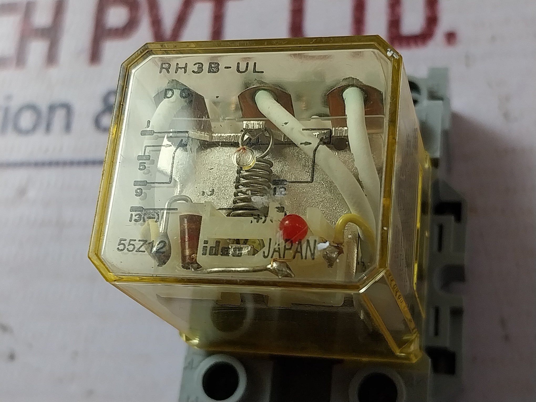 Lot of 6X IDEC RH3B-UL Relay with Base 10A 120VAC