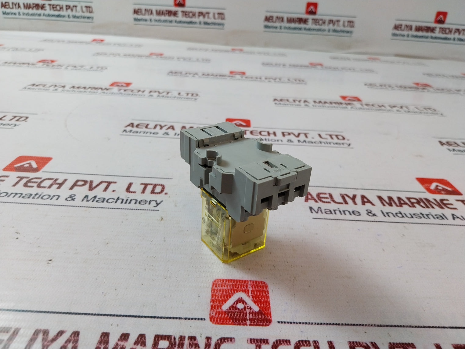 Lot Of 6X Idec Rh3B-ul Relay With Base 10A 120Vac