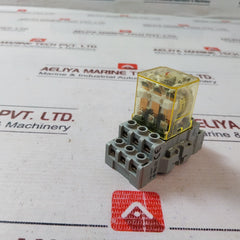 Lot of 6X IDEC RH3B-UL Relay with Base 10A 120VAC