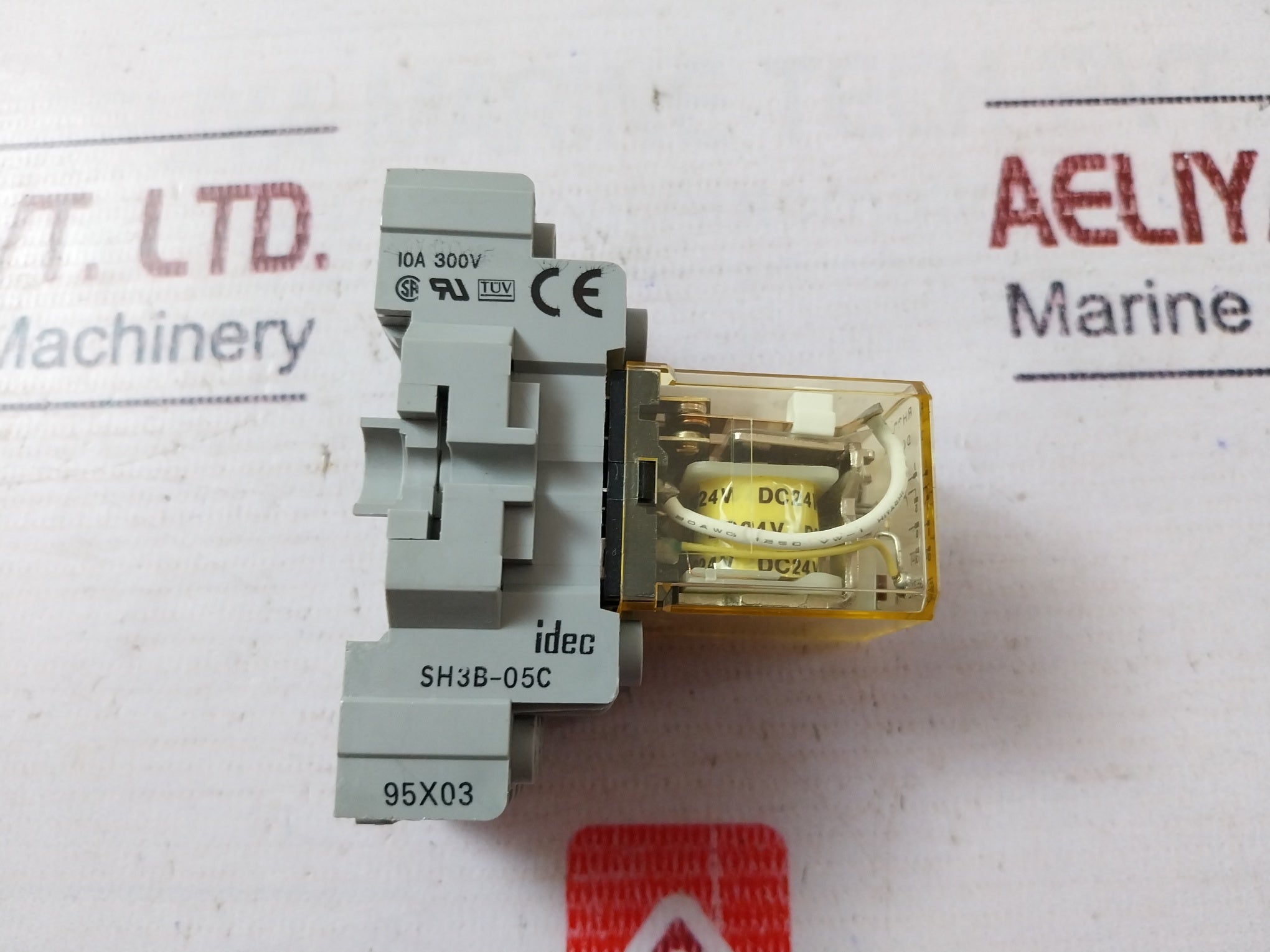 Lot of 6X IDEC RH3B-UL Relay with Base 10A 120VAC