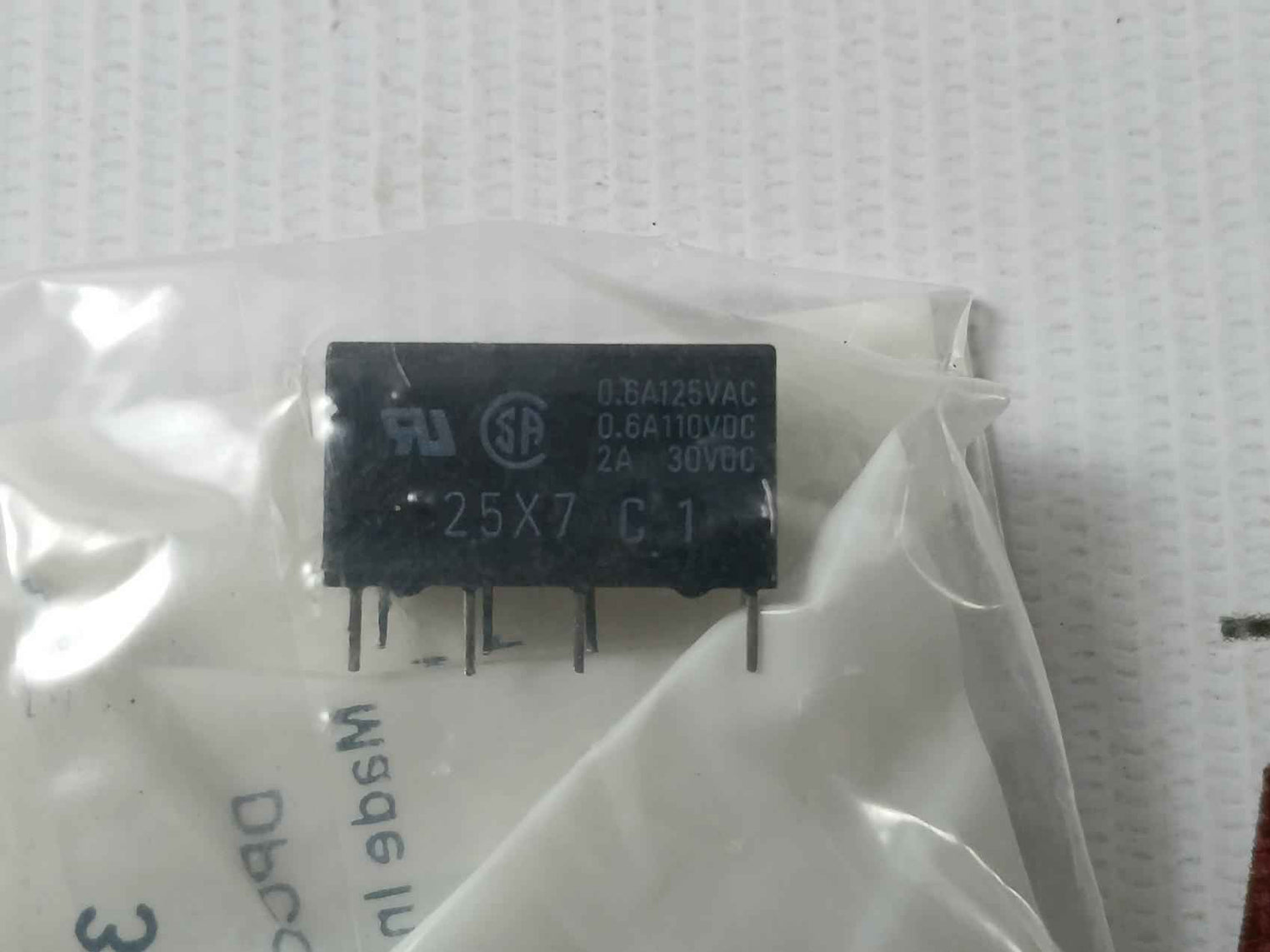 Lot Of 6X Omron G5V-2 Pcb Miniature Relay 2A 30Vdc 0.6A