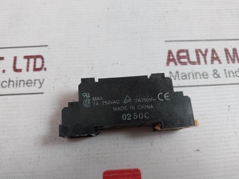 Lot Of 6X Omron Pyf08A-e Relay Socket 7A 250Vac