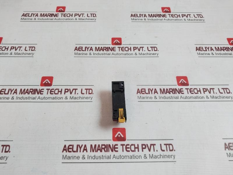 Lot Of 6X Omron Pyf08A-e Relay Socket 7A 250Vac
