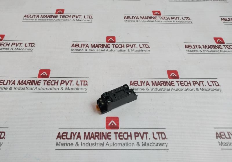 Lot Of 6X Omron Pyf08A-e Relay Socket 7A 250Vac