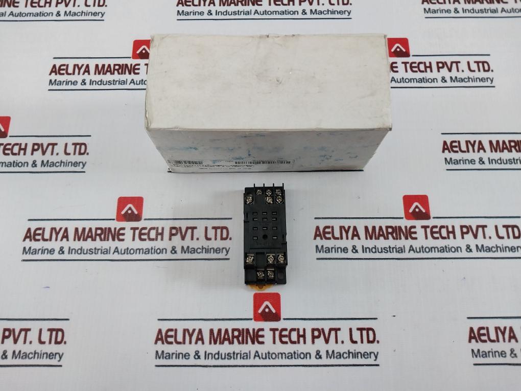 Lot of 6X OMRON PYF11A Relay Socket 250V 5A 2-M4X10