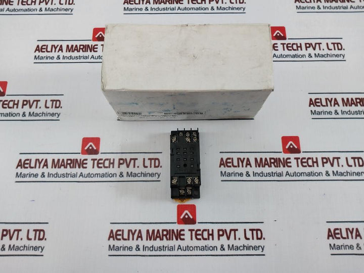 Lot of 6X OMRON PYF11A Relay Socket 250V 5A 2-M4X10