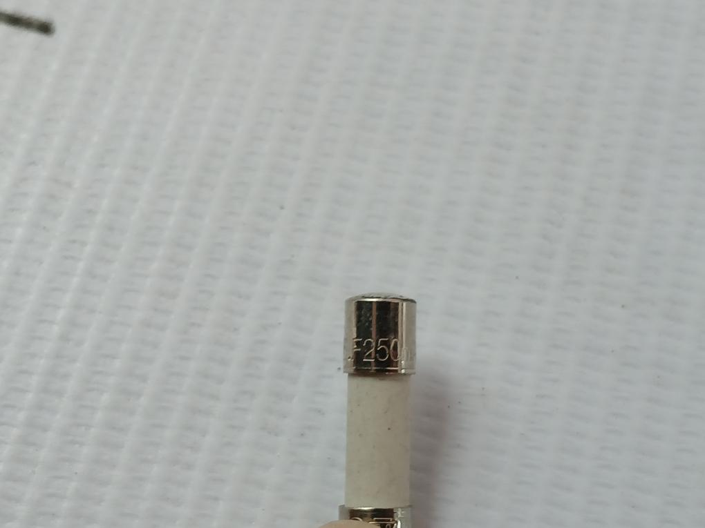 Lot Of 7X Littelfuse 0216.250Vxp Ceramic Cartridge Fuse