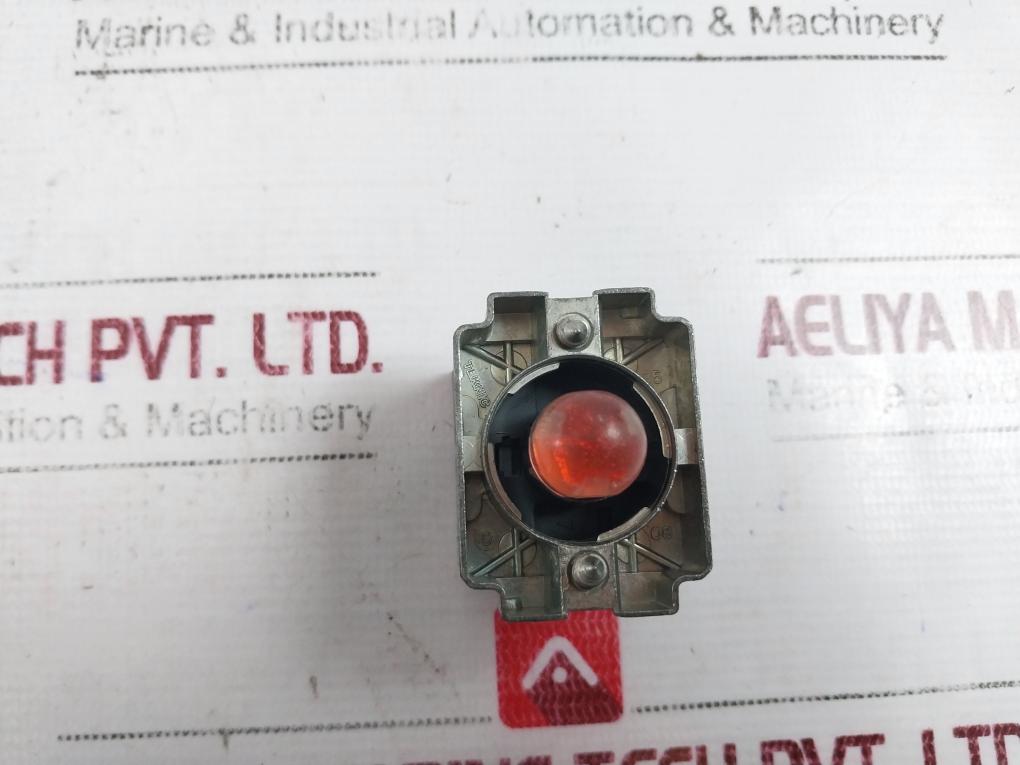 Lot of 7X Teknic 2 LHLR Red LED Indicator 240 AC IEC/EN 60947-5-1