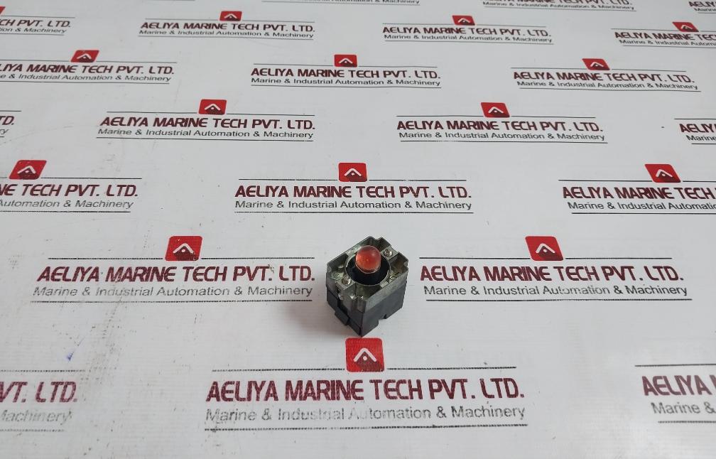Lot of 7X Teknic 2 LHLR Red LED Indicator 240 AC IEC/EN 60947-5-1