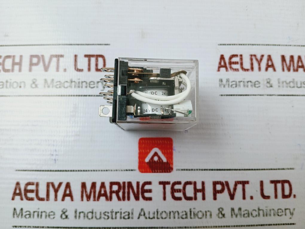 Lot of 7X Omron LY4N-D2 Relay 10A 110VAC/10A 240VAC, 24VDC 0289YU