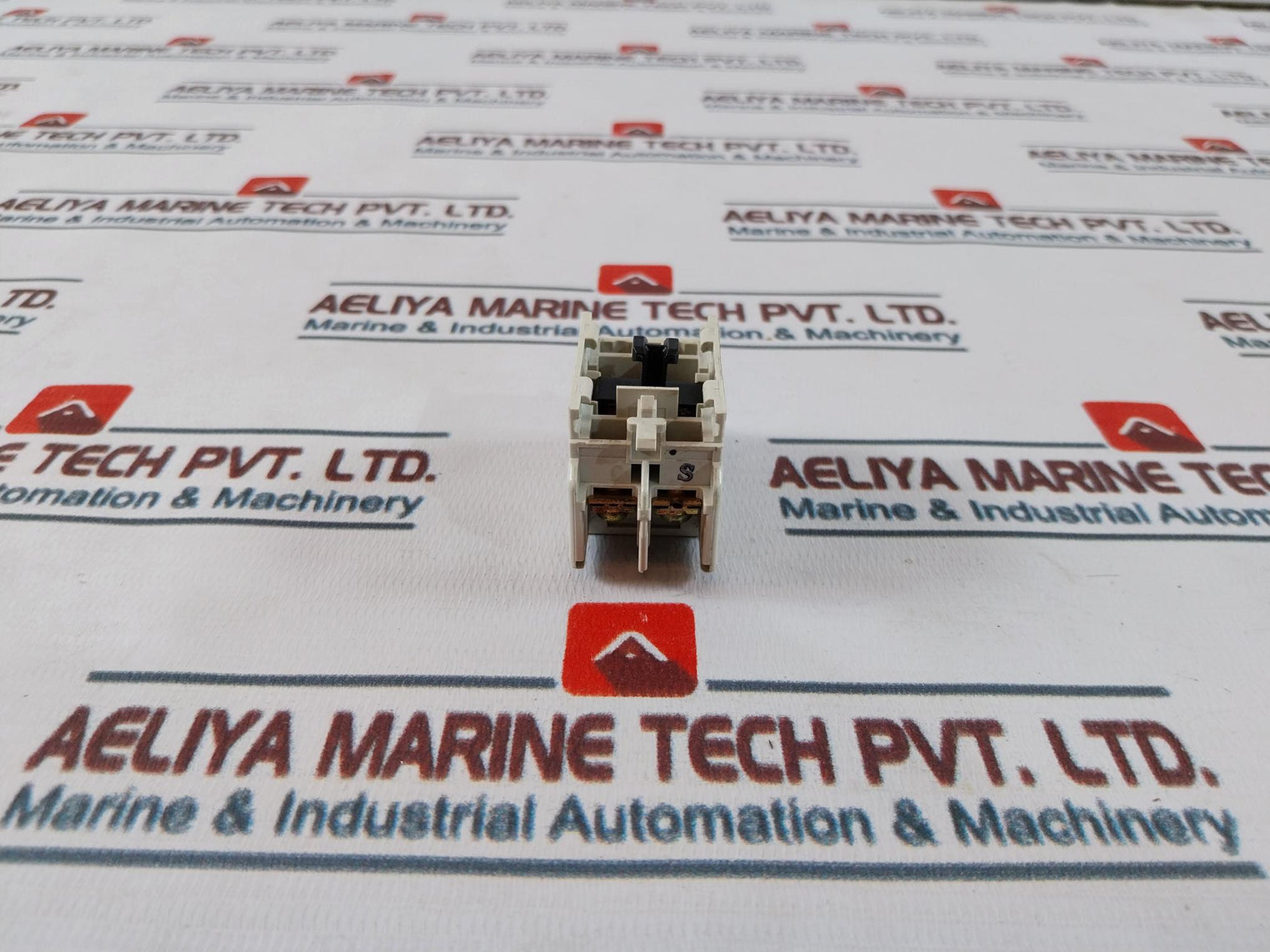 Lot Of 9X Fuji Electric Sz-a11/ Sz-al.Ar Auxiliary Contact Block 10A