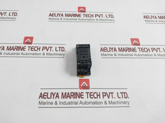 Lot Of 11X Omron Pyf14A-e Relay Socket Din Rail