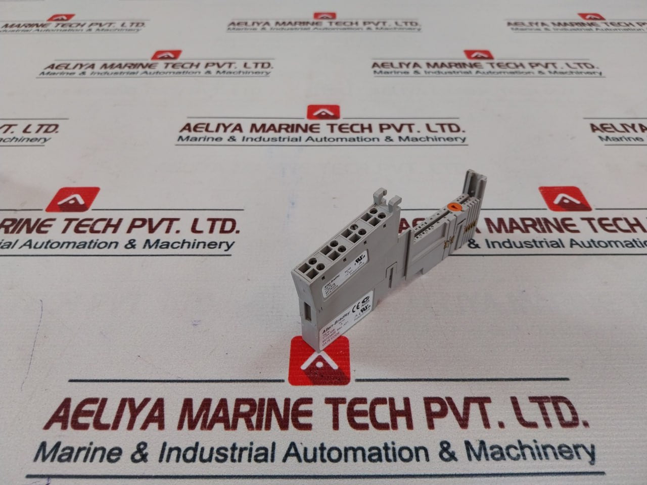 Lot of 2X ALLEN-BRADLEY 1734-MB Series A Point I/O Mounting Base Rev A01